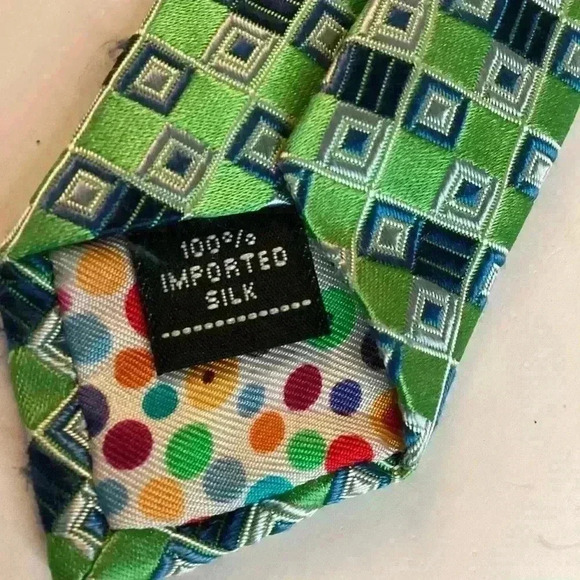 City of London 100% Silk Geometric pattern green and black Neck Tie - Picture 4 of 6